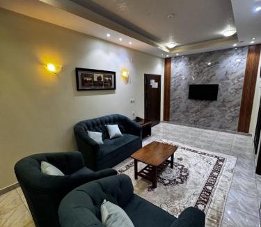 Gurayat Hotel | شقق نجوم القريات للشقق المخدومة