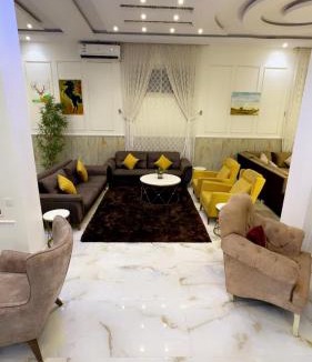 Gurayat Hotel | شقق نجوم القريات 2 للشقق المخدومه