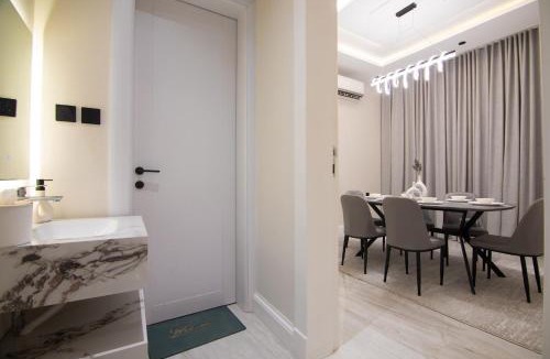 Riyadh Apartment | شقه فندقيه 2فاخره بمدخل خاص وجلسه خارجيه وثلاث غرف نوم