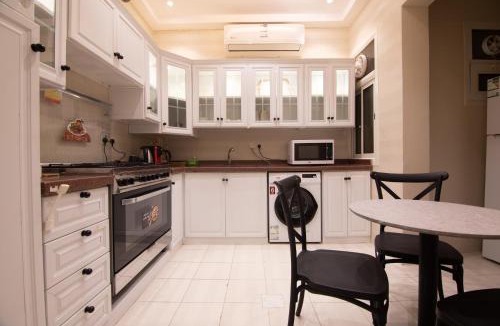 Riyadh Apartment | شقه 1فاخره بمدخل خاص وثلاث غرف نوم