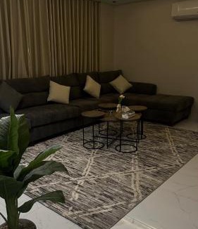 Al Ulaya Apartment | غرفه وصاله بتصميم انيق