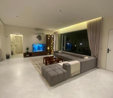 Unaizah Ski Chalet | فلو بارك