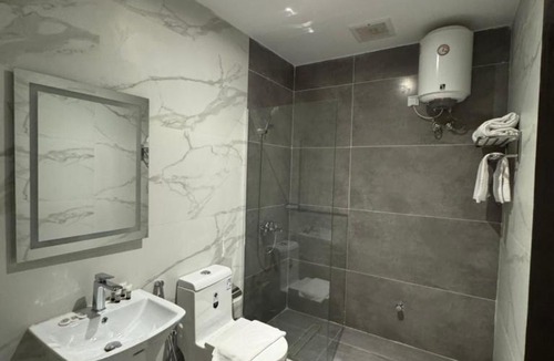 Al Harra Al-Sharqiah Hotel | فندق اسين