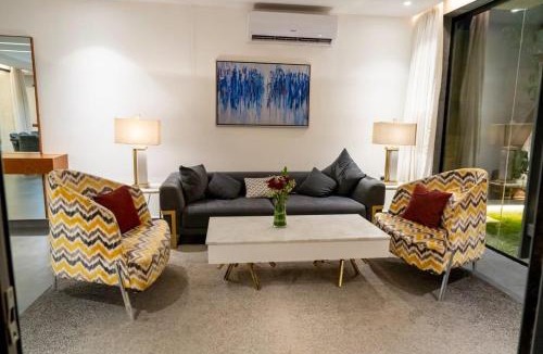 Buraydah Ski Chalet | فيلا قلوريGlory