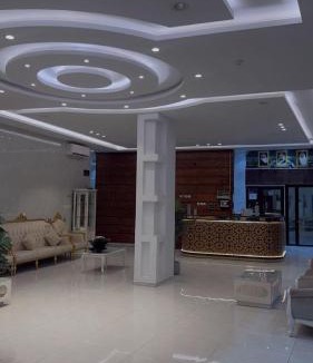 Gurayat Apartment | قمة البرج الذهبي للشقق المفروشة