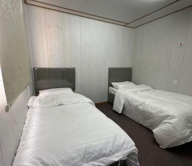 Ramm Ski Chalet | كوخ الملاذ الريفي MalathCottage