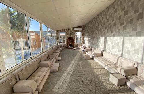 Abha Ski Chalet | كوخ بتصميم مودرن وجاكوزي عالهواء الطلق بمساحات واسعه ومسبح اضافي