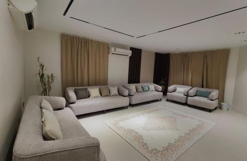 Unaizah Ski Chalet | مروج اوهانا