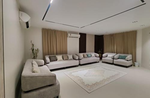 Unaizah Ski Chalet | مروج اوهانا