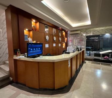 Buraydah Apartment | منازل الحمراء السكنية للشقق المخدومة "إقتصادي"