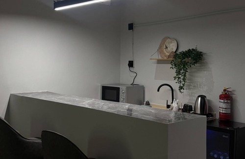 Medina Apartment | 1-bedroom apartment in Madinah ,w/65 Smart TV& self check-in