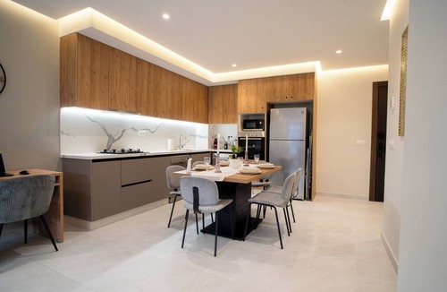 Bni Makada Apartment | 2-bedroom apartment with terrace, minutes to shopping, train, restaurants.
