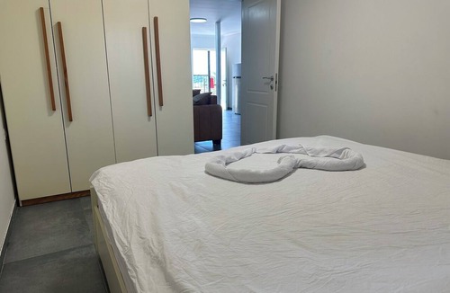 Isfiya Hotel | 2-bedroom hotel in tranquil Isfiya with AC for relaxing stays