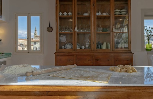 Santa Croce Apartment | 2BR Deluxe Loft Superb Private Rooftop Premier Location Uffizi Gallery