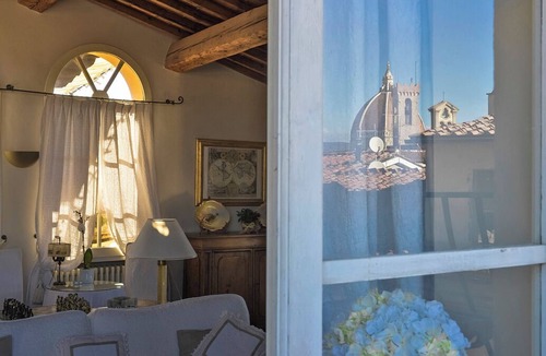 Santa Croce Apartment | 2BR Deluxe Loft Superb Private Rooftop Premier Location Uffizi Gallery