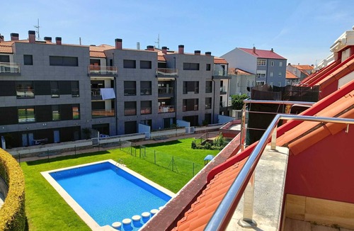 Carril Apartment | 3 Bed Flat - Sleeps 6 - Pool - Garden - Parking