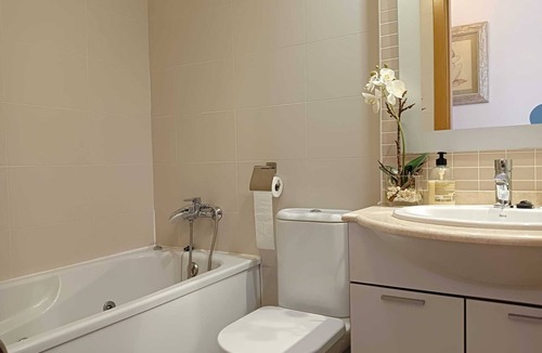 Carril Apartment | 3 Bed Flat - Sleeps 6 - Pool - Garden - Parking