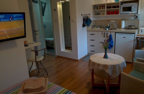 Haifa Apartment | 3 fully equipped , centrally located, private entrance vacation units.
