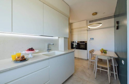 Jerusalem Apartment | 4 BR Apartment in Sarei Israel Blvd (w/safe room)