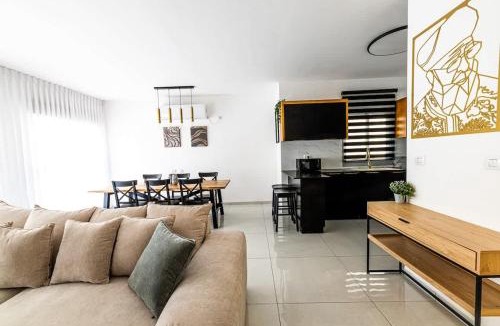 Kiryat Ata Apartment | 4amazing and new bedrooms