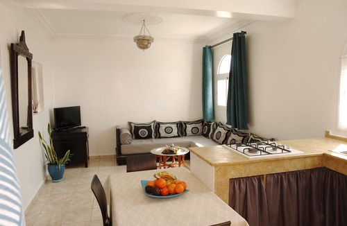 Tamraght Apartment | 5 min from beach, flat terrace sea view ideal family/surfeur typical Berber village