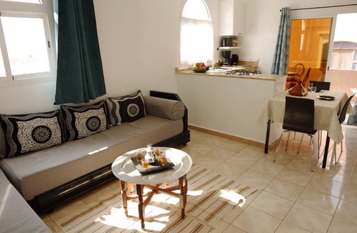 Tamraght Apartment | 5 min from beach, flat terrace sea view ideal family/surfeur typical Berber village