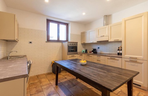 Passignano sul Trasimeno House | 6 bedroom cozy home in Passignano sul T