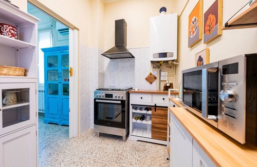 Silvi Villa | A charming 90-square-meter villa, perfect for six guests, featuring a private street-level entrance.The property is situated in a quiet area of ​Silvi and enjoys a great location: thanks to a pedestrian path, you can reach the sea in just 10 minutes