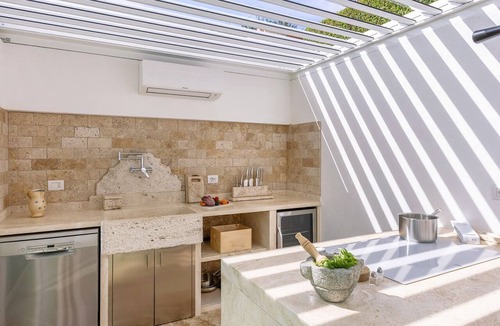 Comunanza Villa | About 30 minutes from Ascoli Piceno, Villa Ondina is a charming retreat with private pool
