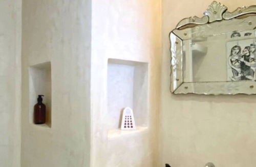 Medina of Tangier Bed & Breakfast | Absinthe Guesthouse : Charming Room With Street View - La Marjan