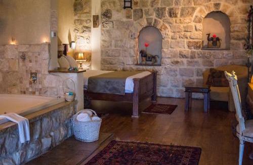 Rosh Pinna Cabin | Adva High Above All