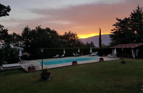Castel Ritaldi House | AGRITURISMO La Tenuta Dei Ricordi