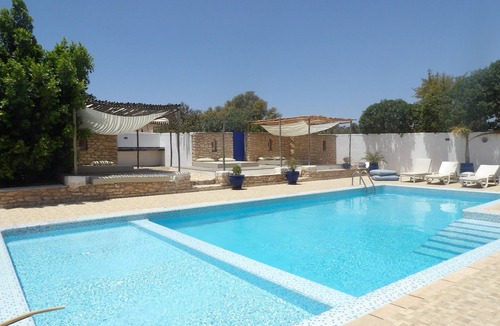 Bou Mkila Villa | Air-conditioned villa with private pool 15 minutes from the beaches