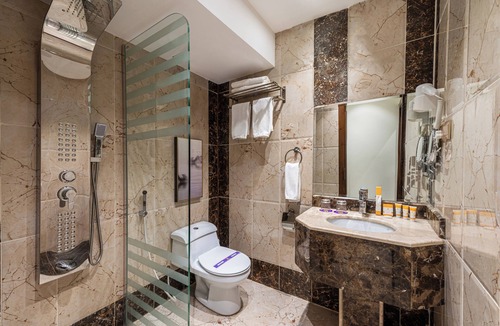 Khamis Mushait Hotel | Al Qasr Hotel Suites -Al Tahlia District