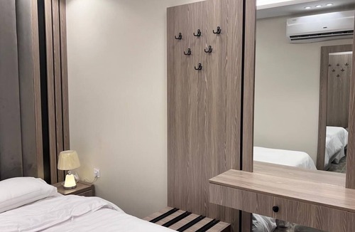 Al Kura Apartment | Al Salam Apts Bedroom Living j-16