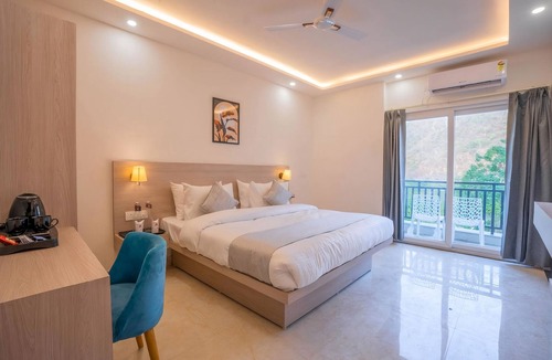 Tapovan Hotel | Alpine Retreat