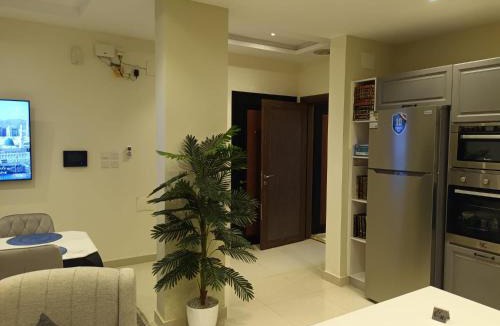 Medina Apartment | Alrawdah Luxury, 3 Bedroom Apartment - 5 Mins to Haram الروضة للشقق الفاخرة