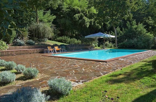 Proceno Apartment | Altertümliche Pracht, Unterkunft mit Schwimmbad in einem Schloss by Interhome