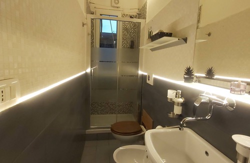 Esquilino Apartment | Amazing 4-bedroom apartment with AC infront of Rome's Cetral station Termini