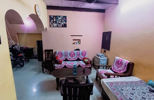 Varanasi Apartment | Amma Ka Ghar