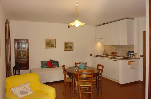 Citta della Pieve Apartment | Apartment 'Il Rovo - La Cerretola' with Shared Pool, Shared Garden and Wi-Fi