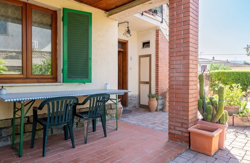 Le Piazze Apartment | Apartment 'Lola' with Mountain View and Wi-Fi