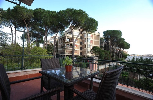 Suburbio VII Portuense Apartment | Apartment located on the second floor of an old historic villa