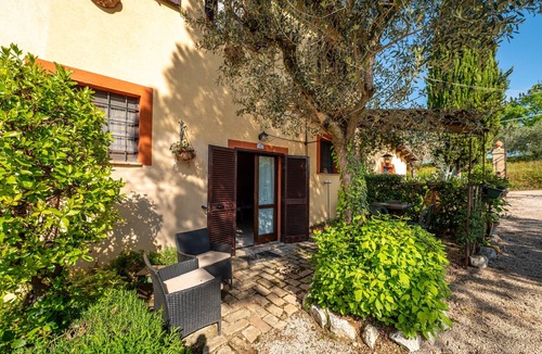 Pietrauta Apartment | Apartment 'Merlot, 4' with Private Garden and Wi-Fi