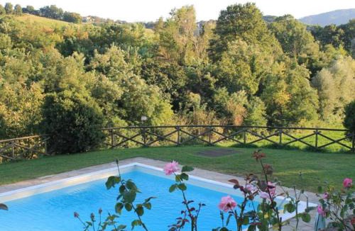 Coltavolino Apartment | Apartment Rustikale Eleganz mit Blick auf die umbrische La by Interhome