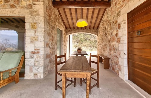 Gualdo Cattaneo Apartment | Apartment Terra, Agriturismo panoramic view in the woods in the center of Umbria