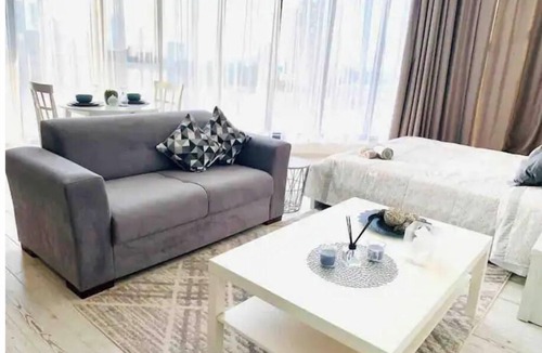 Seef House | Apartment with a city view. Manama, Seef.