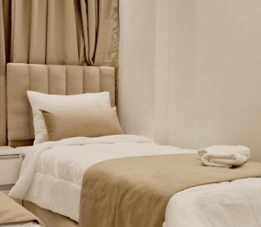 Skhirat Apartment | Appart familial 65m2 - Plage 8 min - Rabat 30 min - Parking gratuit