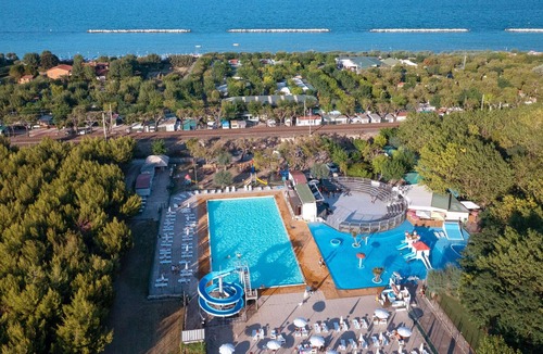 Marina Palmense House | Appealing holiday home in Fermo directly on the sea