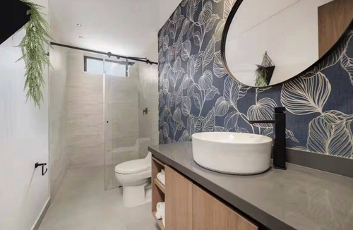El Poblado Apartment | Apt in el Poblado, walkable area with parking